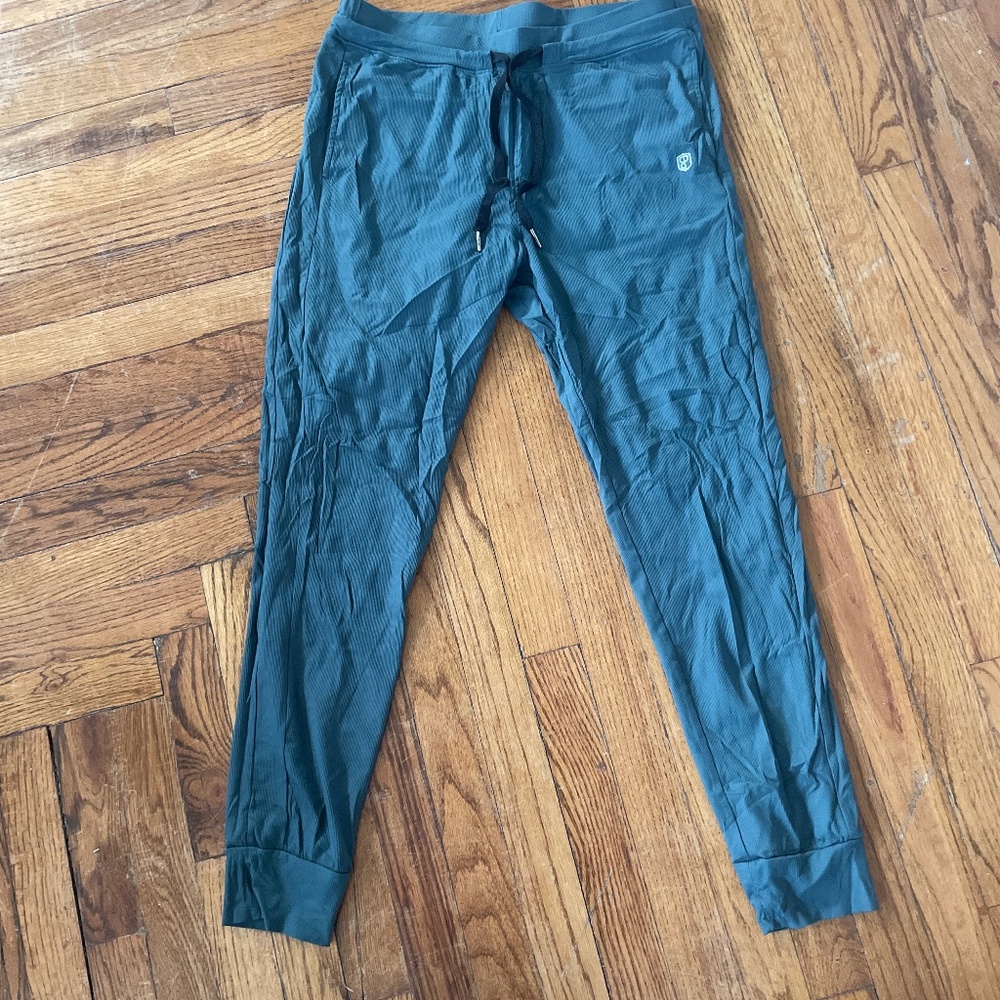 Born primitive joggers